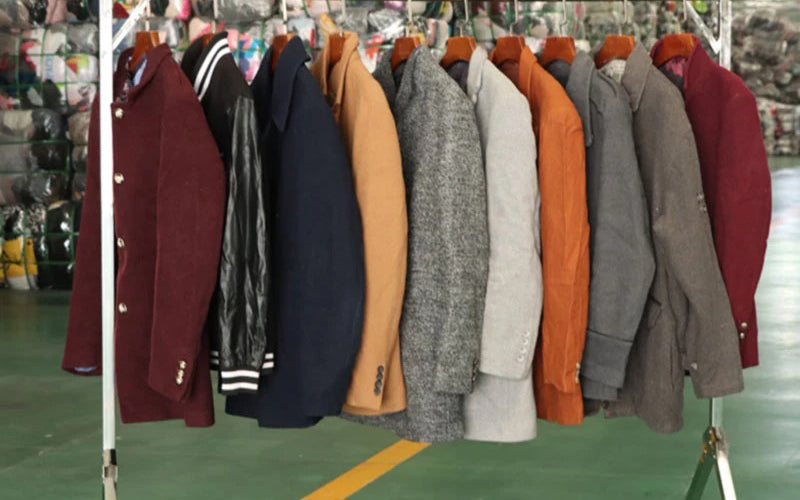 How to Price Vintage Clothing for Maximum Sales?