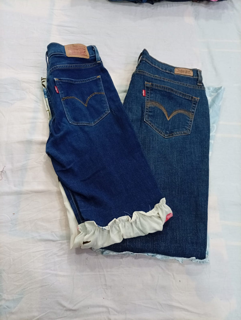 CR12932 upcycle Levi's Jeans