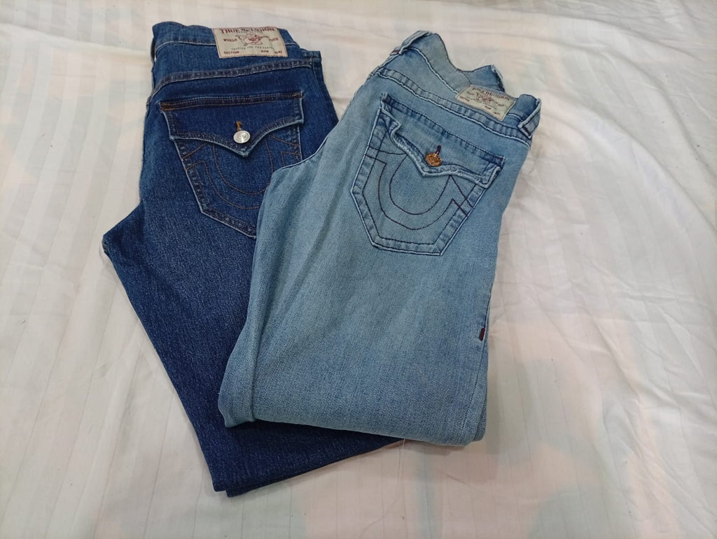 CR12198 Vintage True Religion Men’s Jeans