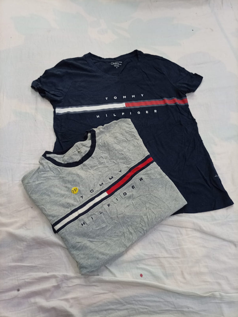 CR11468 Vintage Tommy Hilfiger T-Shirts
