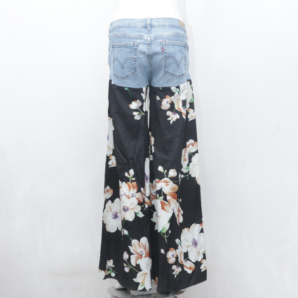 CR3228 Reworked Ladies Levi's Denim Pants With Inserted Flares