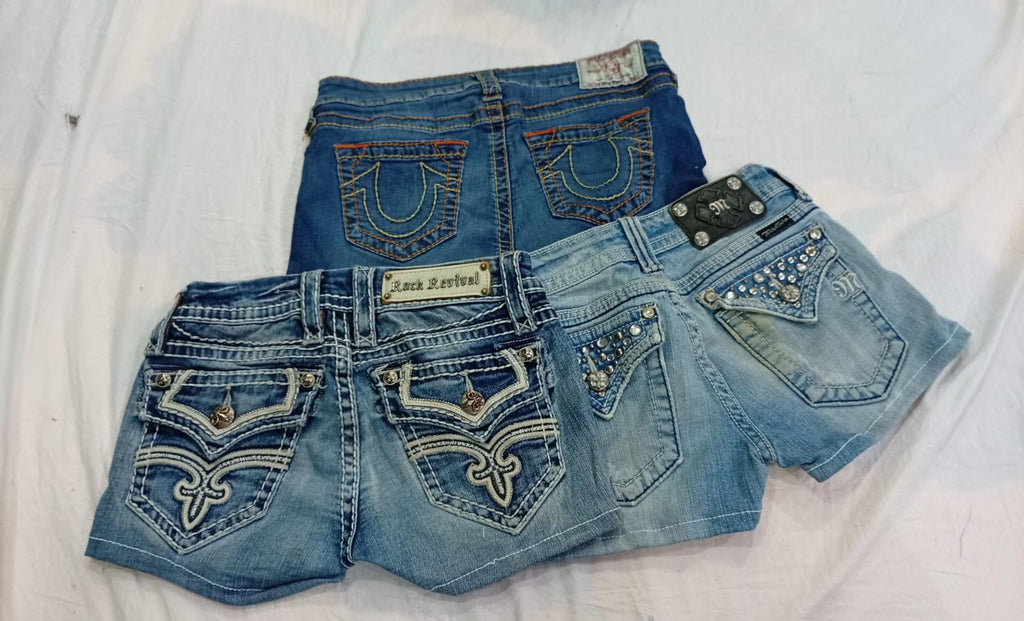 CR11650 UPCYCLED MIX-BRANDED MINI DENIM SHORTS