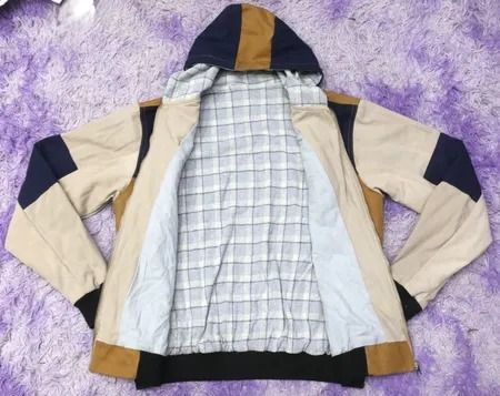 Upcycled Carhartt Colourblock Hooded Workwear Jackets in mixed sizes and colours. Grade A/B.