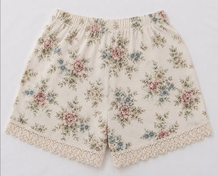 CR01587 Upcycled Floral Lace-Trim Shorts