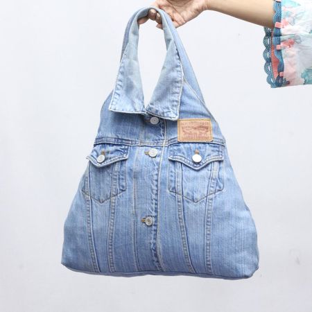  Upcycled Levi's Denim Triangle Shoulder Bags  in mixed sizes and colours, Grade A/B.
