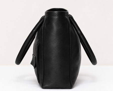 Upcycled Leather Utility Tote Bags in mixed sizes and colours, Grade A/B.