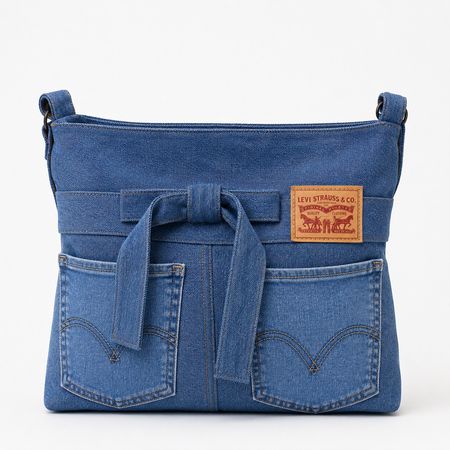 Upcycled Levi's Denim Pocket Shoulder Bags  in mixed sizes and colours, Grade A/B.