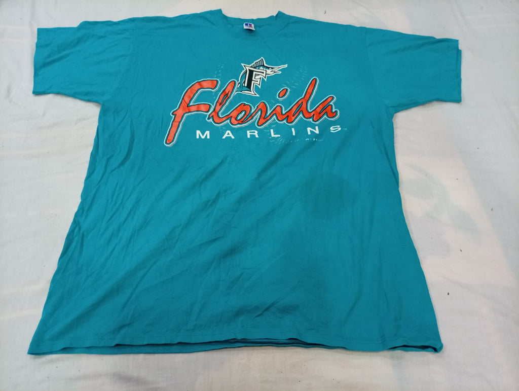 Vintage Single Stitch T-Shirts in mixed sizes and colours. Grade B/C.