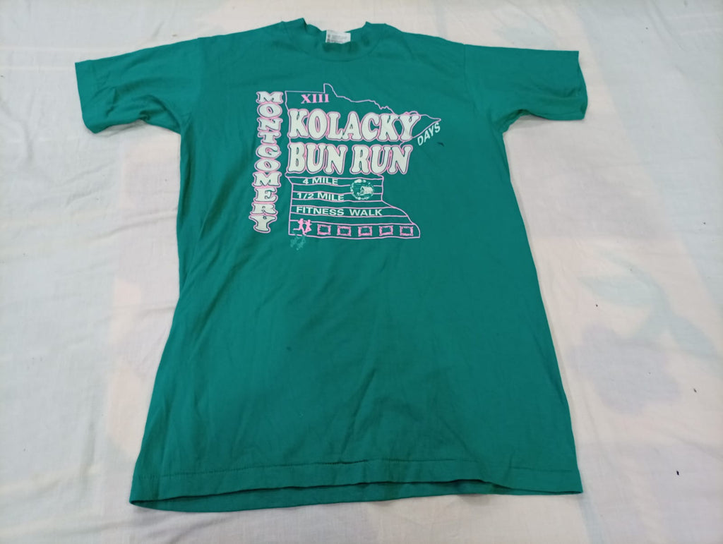 Vintage Single Stitch T-Shirts in mixed sizes and colours. Grade B/C.