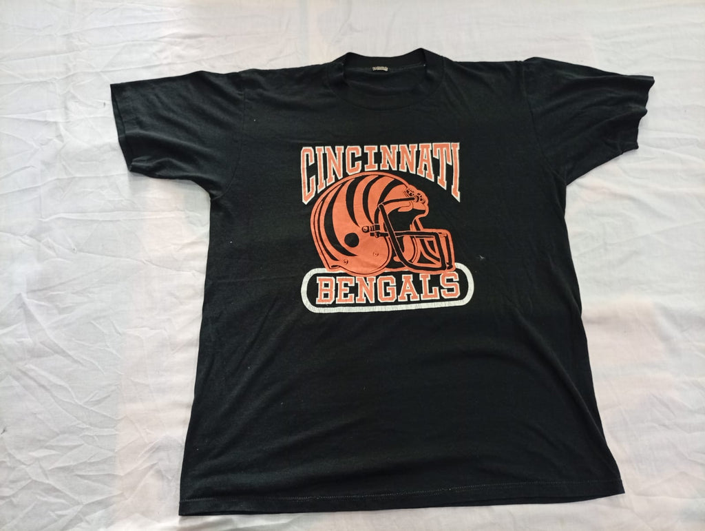 Vintage Single Stitch T-Shirts Bundle in mixed sizes and colours. Grade A/B/C. 