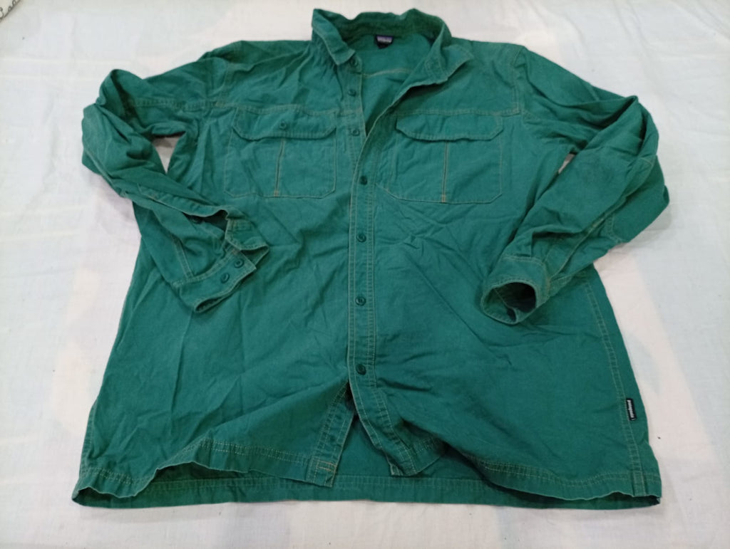 Vintage Patagonia T-Shirts Bundle in mixed sizes and colours. Grade A/B/C. 