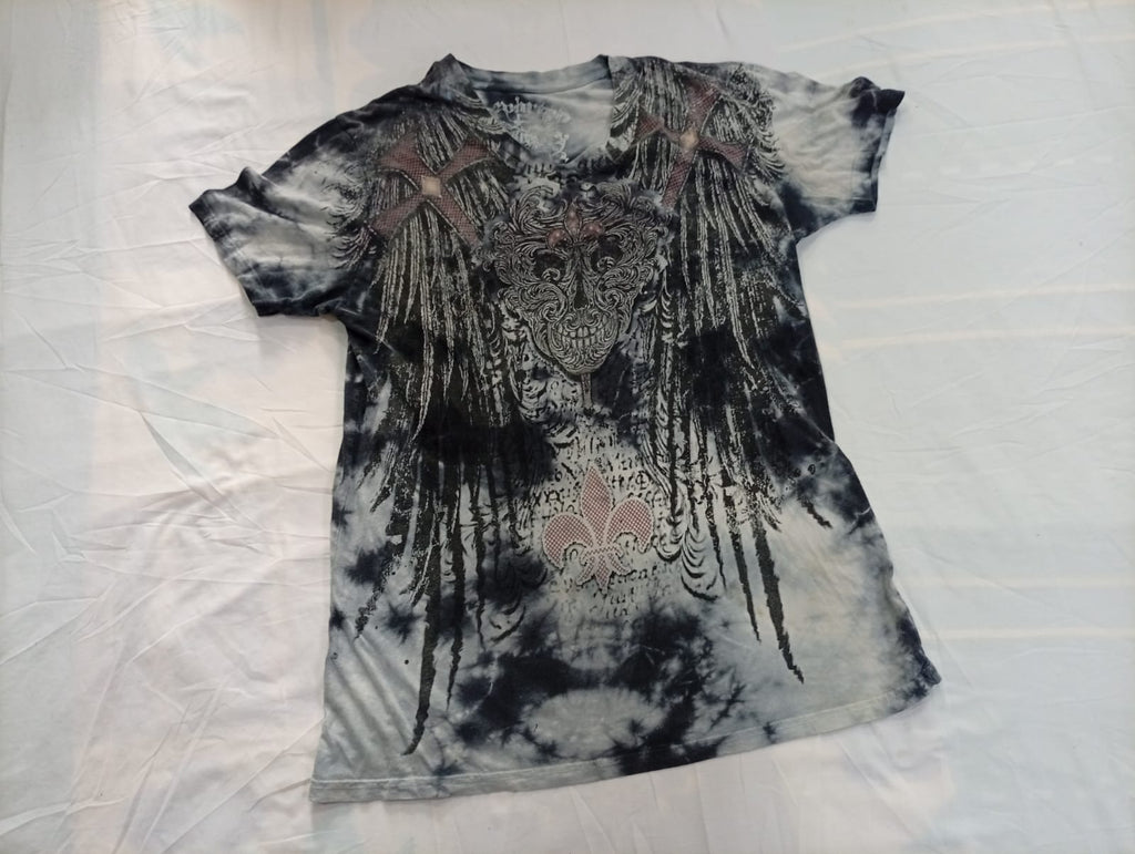  Vintage Skull T-Shirts Bundle in  mixed sizes and colours, Grade B/C.