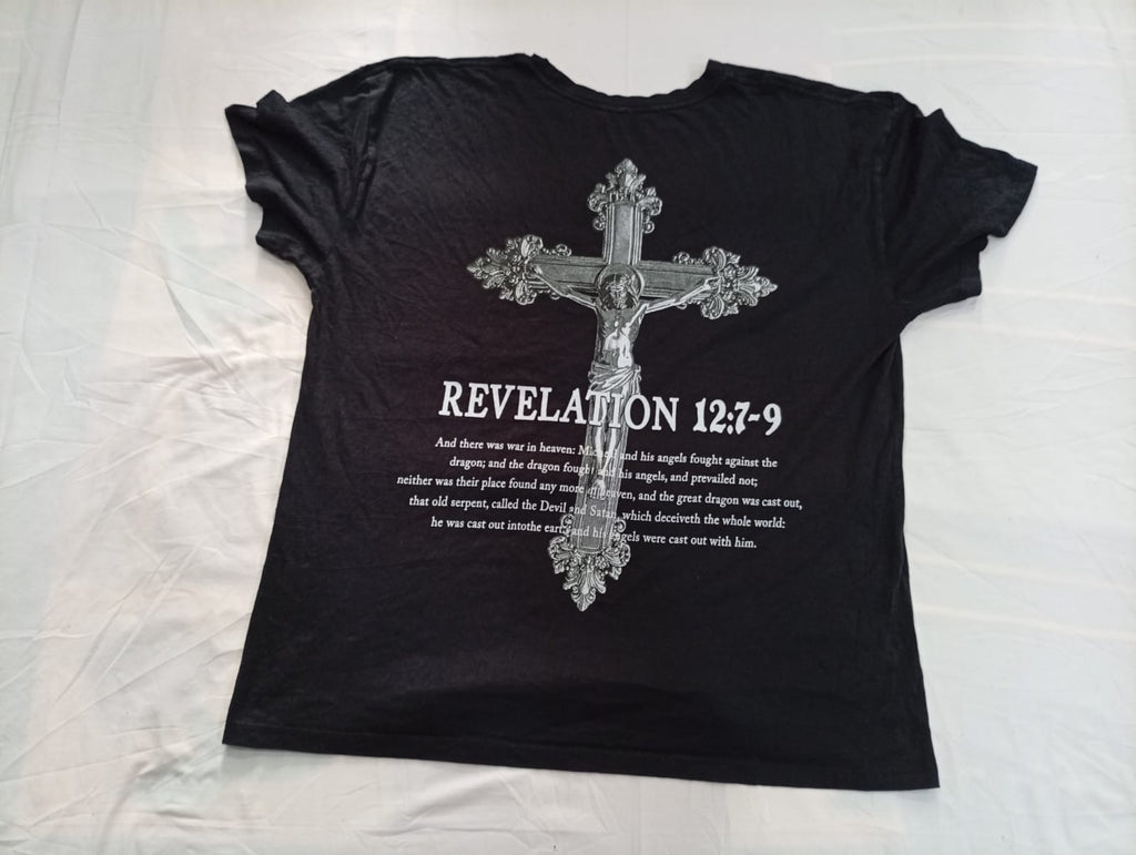  Vintage Skull T-Shirts Bundle in  mixed sizes and colours, Grade B/C.