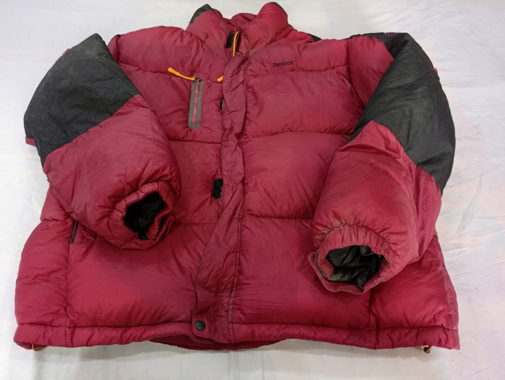 Vintage Mix Branded Puffer Jackets Bundle in mixed sizes and colours. Grade B/C. 
