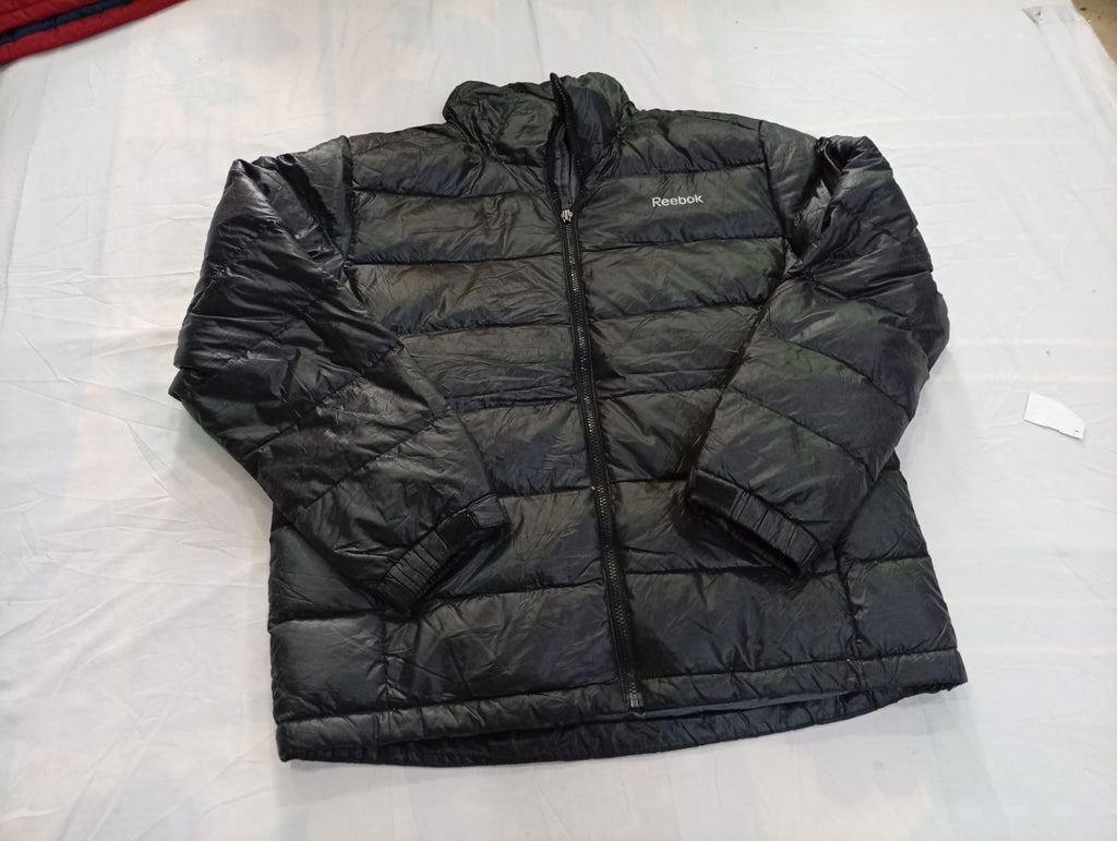 Vintage Mix Branded Puffer Jackets Bundle in mixed sizes and colours. Grade B/C. 