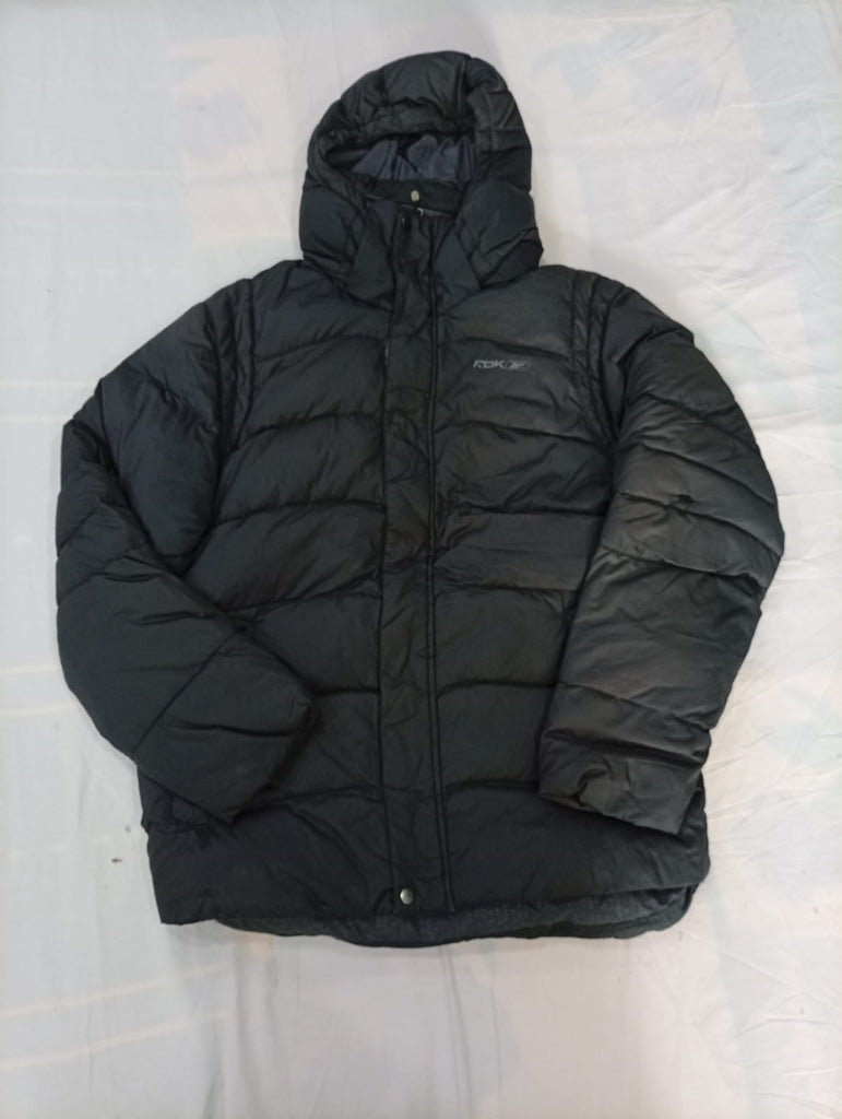 Vintage Mix Branded Puffer Jackets Bundle in mixed sizes and colours. Grade B/C. 