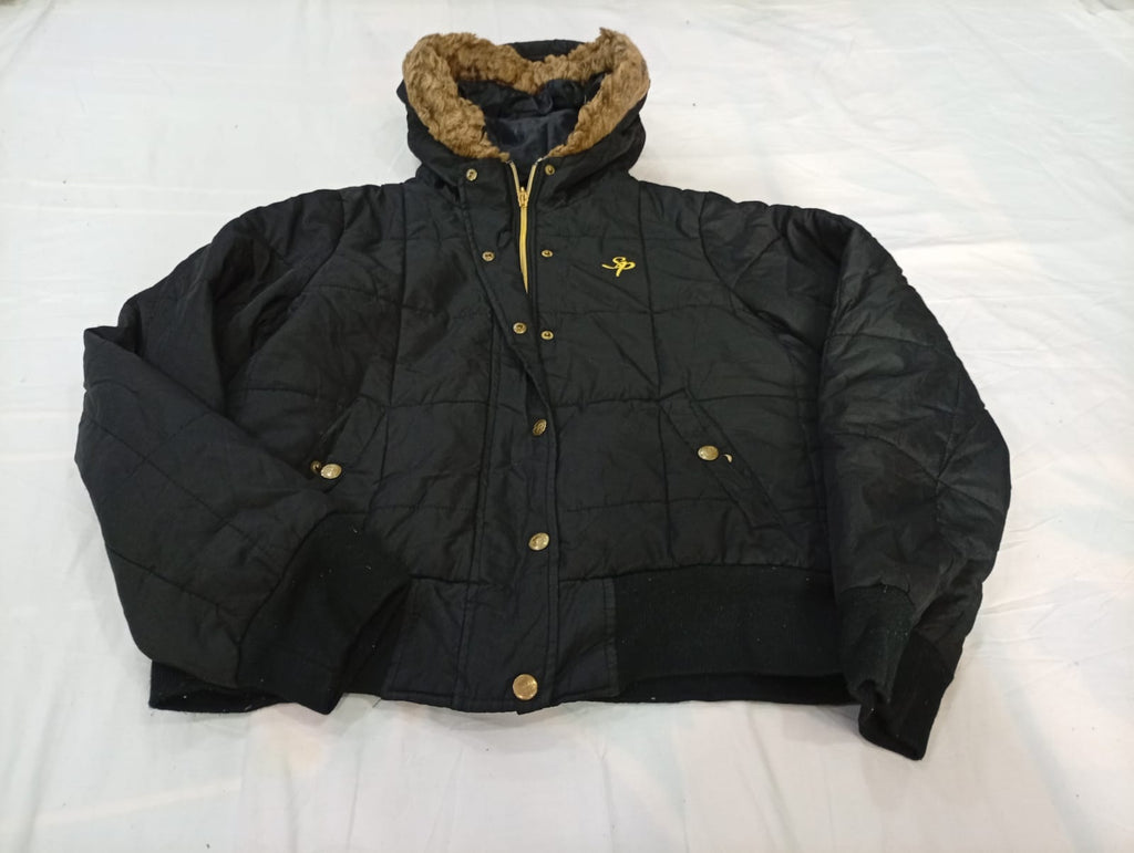 Vintage Mix Branded Jackets Bundle in mixed sizes and colours. Grade B/C. 