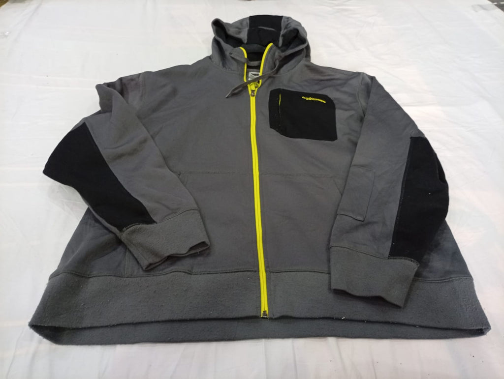 Vintage Mix Branded Jackets Bundle in mixed sizes and colours. Grade B/C. 