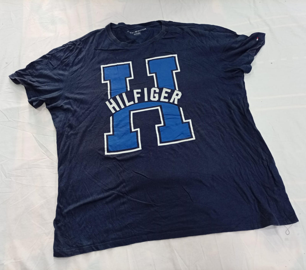 Vintage Tommy Hilfiger T-Shirts Bundle in mixed sizes and colours. Grade B/C. 