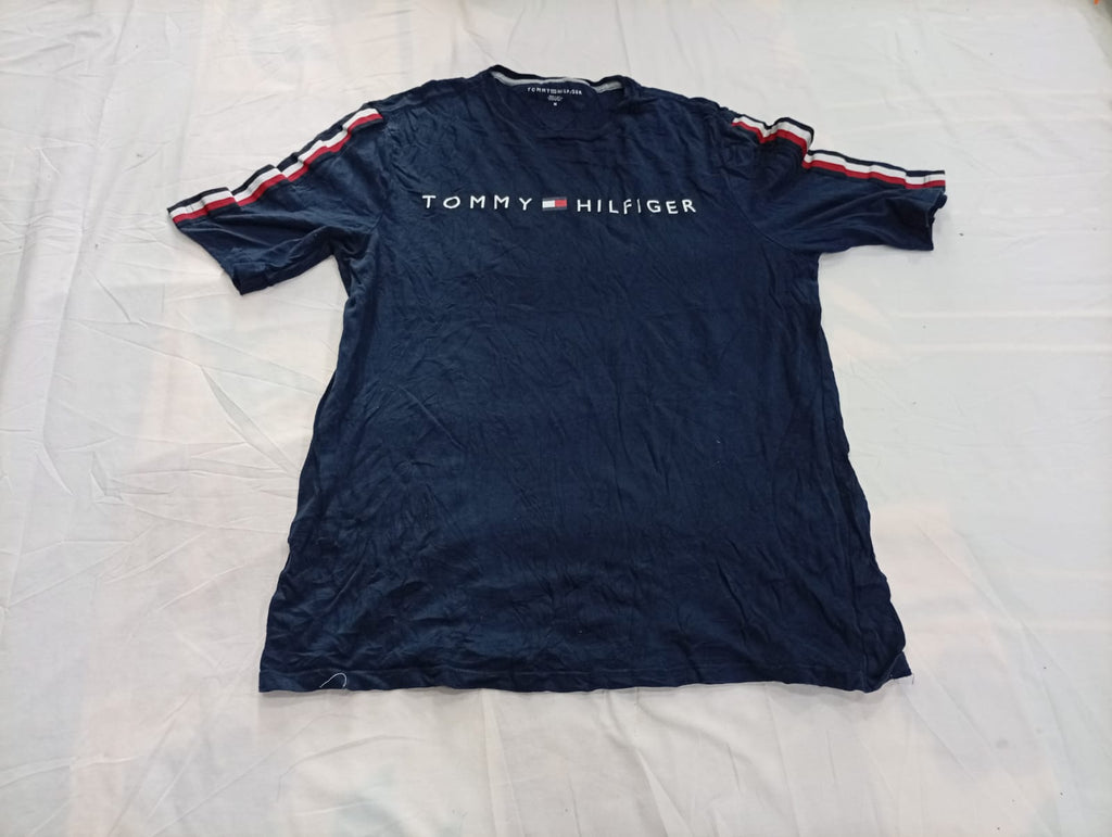 Vintage Tommy Hilfiger T-Shirts Bundle in mixed sizes and colours. Grade B/C. 
