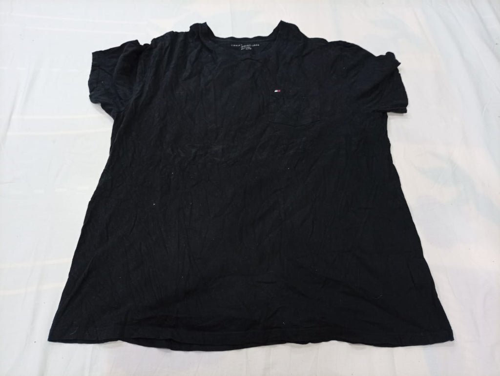 Vintage Tommy Hilfiger T-Shirts Bundle in mixed sizes and colours. Grade B/C.