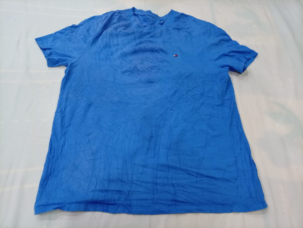 Vintage Tommy Hilfiger T-Shirts Bundle in mixed sizes and colours. Grade B/C.