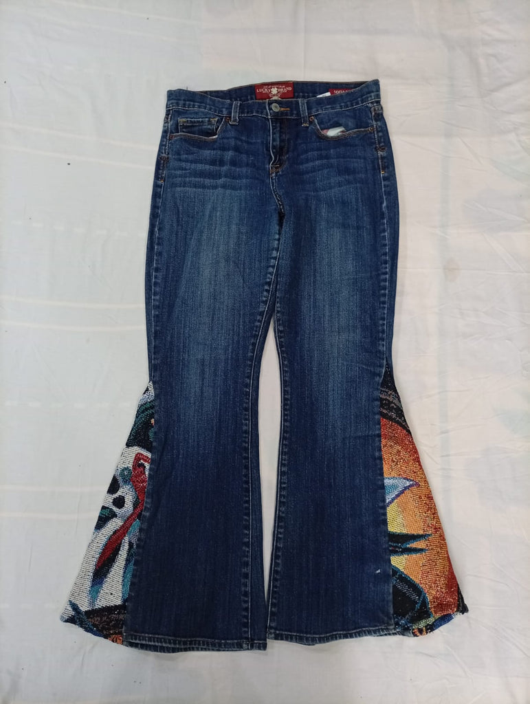 Upcycled Mix Branded Mixed Style Jeans Bundle in mixed sizes and colours. Grade A/B/C. 