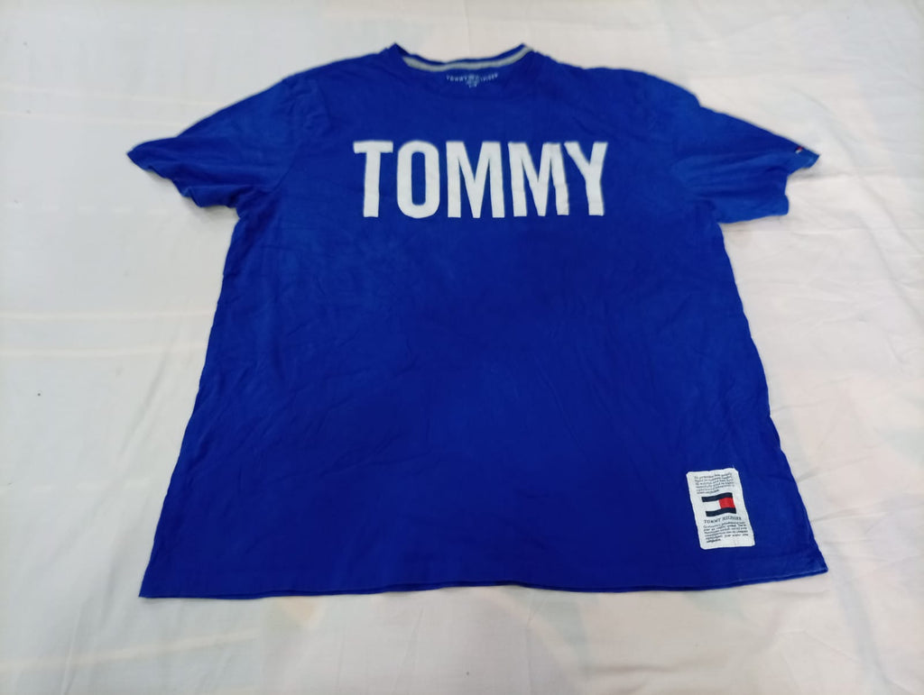 Vintage Tommy Hilfiger T-Shirts Bundle in  mixed sizes and colours, Grade A/B/C.