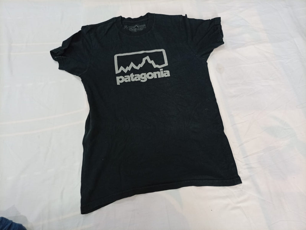 Vintage Patagonia T-Shirts Bundle in mixed sizes and colours. Grade A/B/C. 