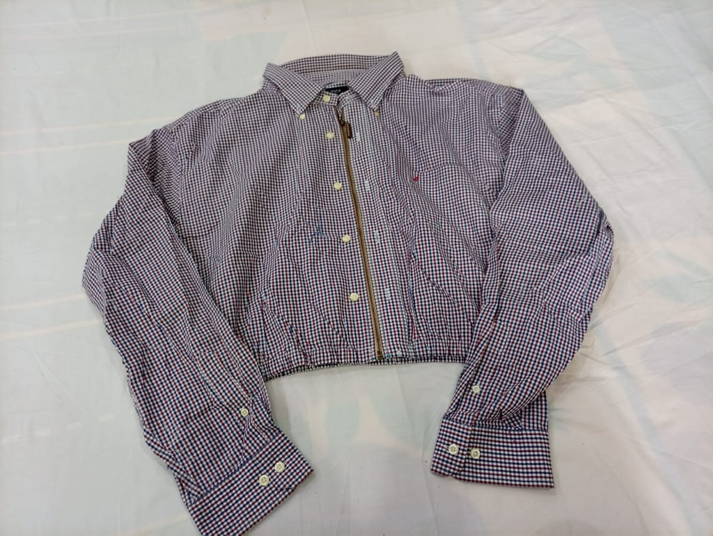 Upcycled Mix Branded Crop Shirts Bundle in mixed sizes and colours. Grade A/B/C. 