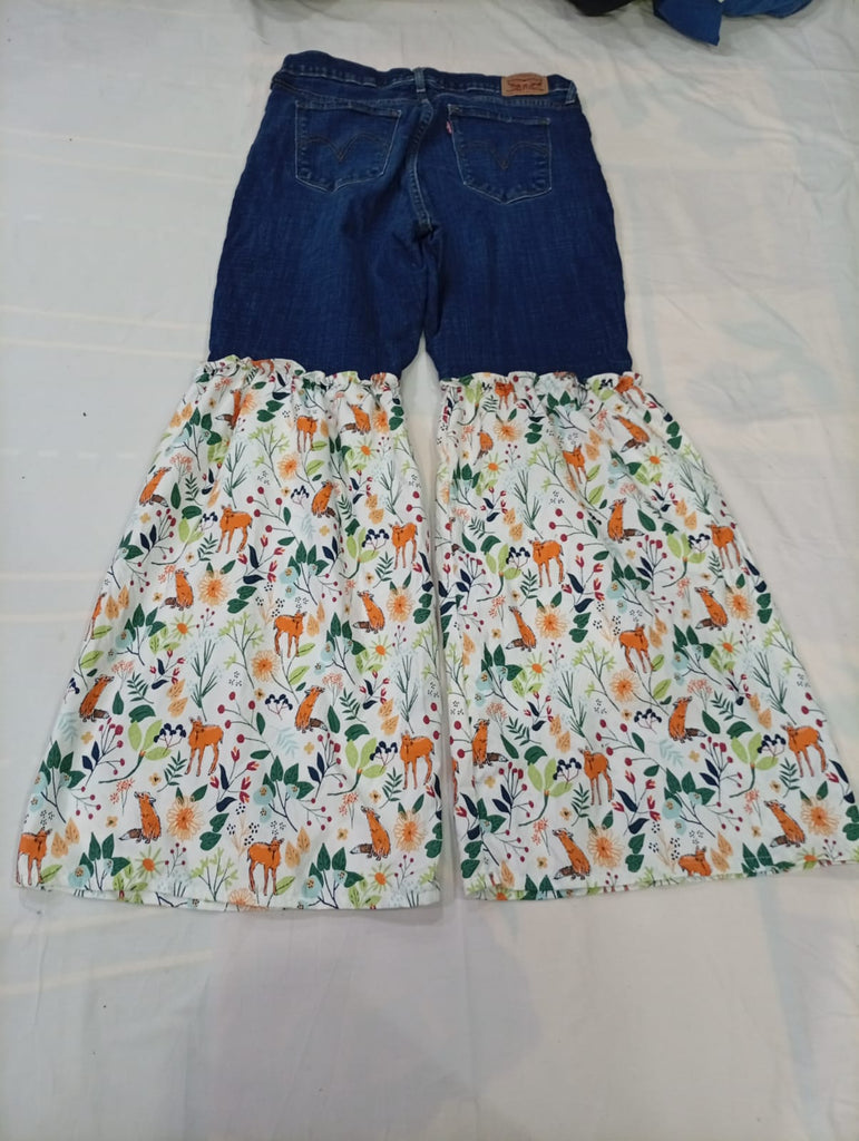 Upcycled Levi's Flare Jeans Bundle in mixed sizes and colours. Grade A/B/C.