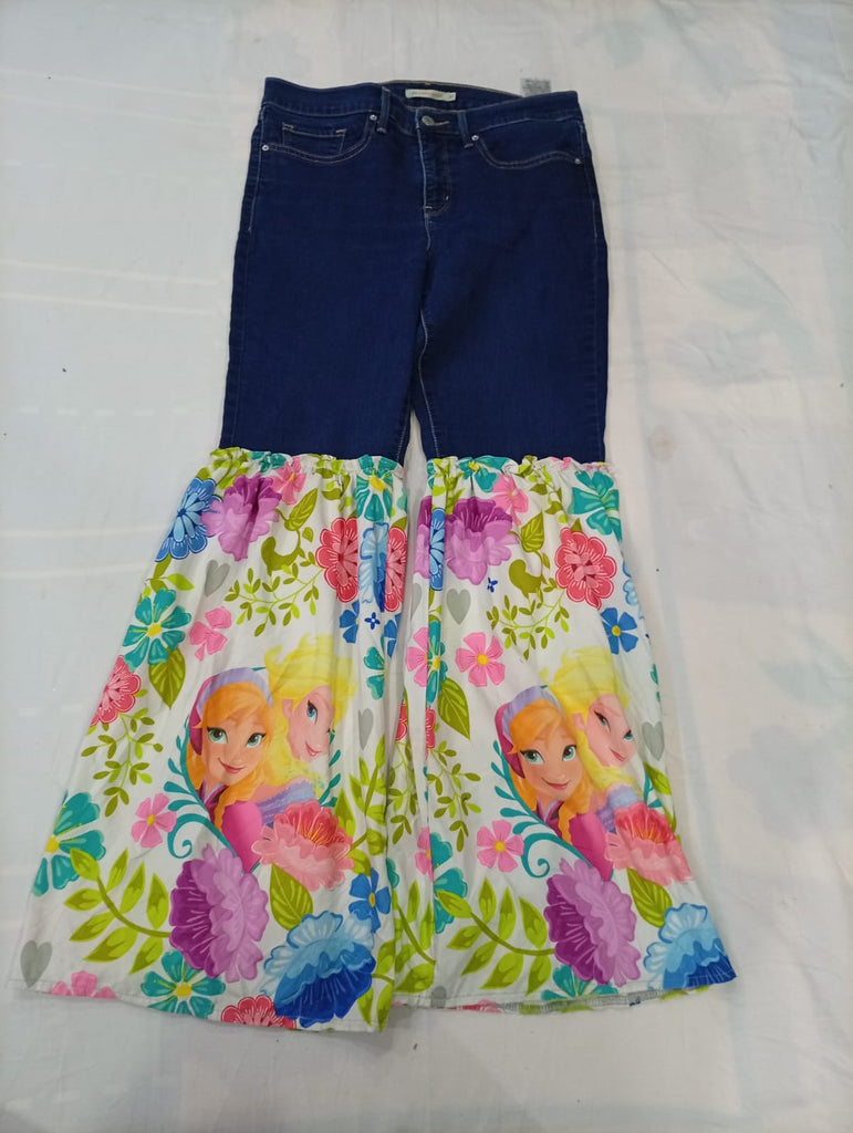 Upcycled Levi's Flare Jeans Bundle in mixed sizes and colours. Grade A/B/C.