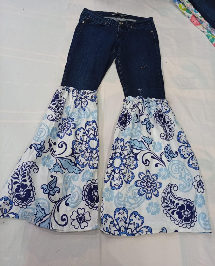 Upcycled Levi's Flare Jeans Bundle in mixed sizes and colours. Grade A/B/C.