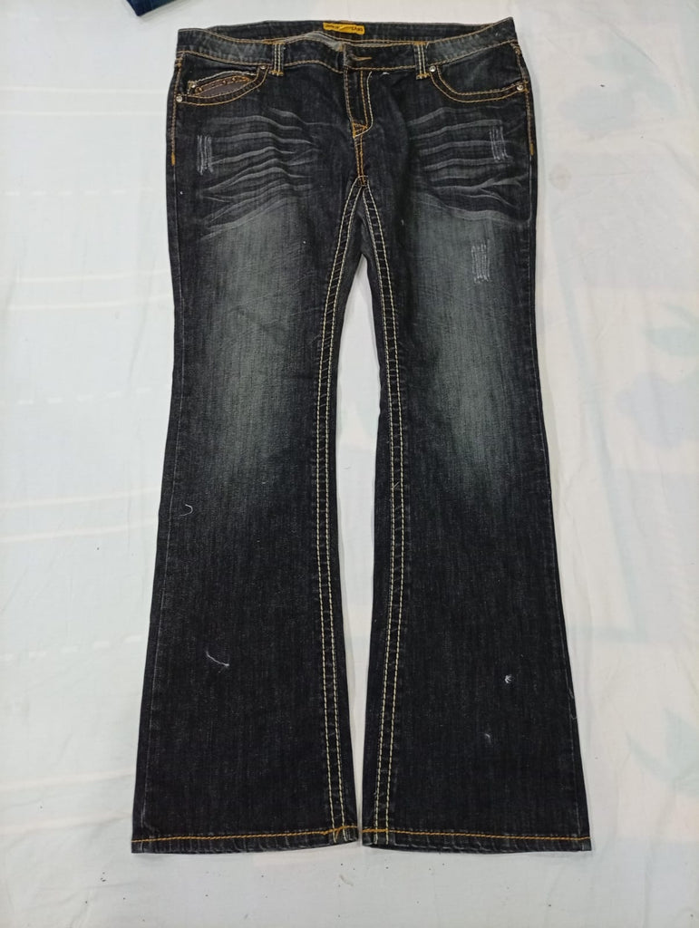 Vintage Designer Men Jeans Bundle in mixed sizes and colours. Grade A/B/C.
