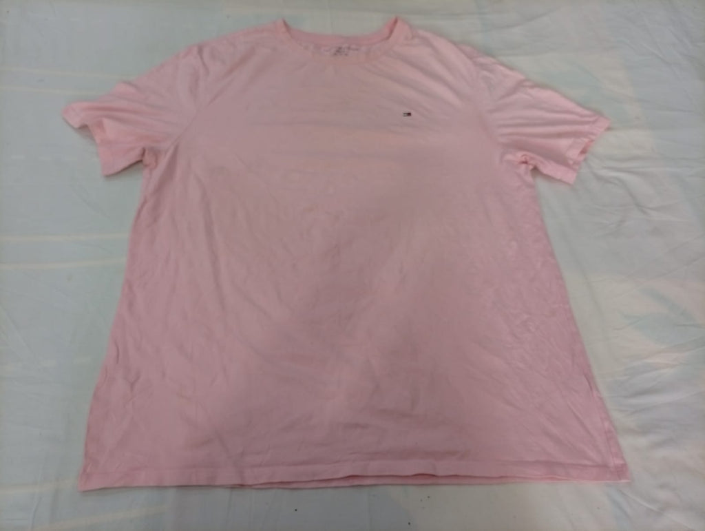 Vintage Tommy Hilfiger T-Shirts Bundle in  mixed sizes and colours, Grade B/C.