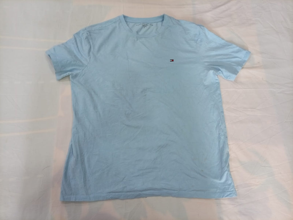 Vintage Tommy Hilfiger T-Shirts Bundle in  mixed sizes and colours, Grade B/C.