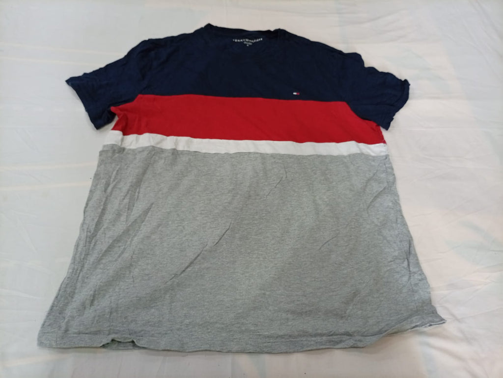 Vintage Tommy Hilfiger T-Shirts Bundle in  mixed sizes and colours, Grade A/B/C.