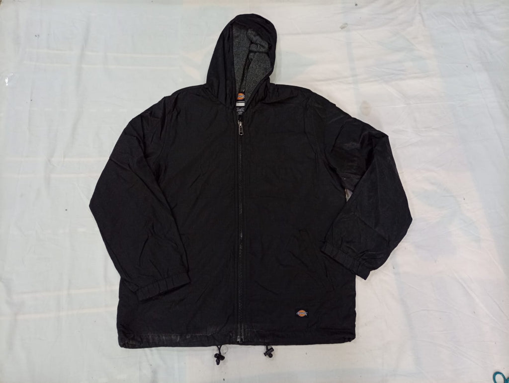 Vintage Mix Branded Puffer Jackets Bundle in mixed sizes and colours. Grade A/B/C.