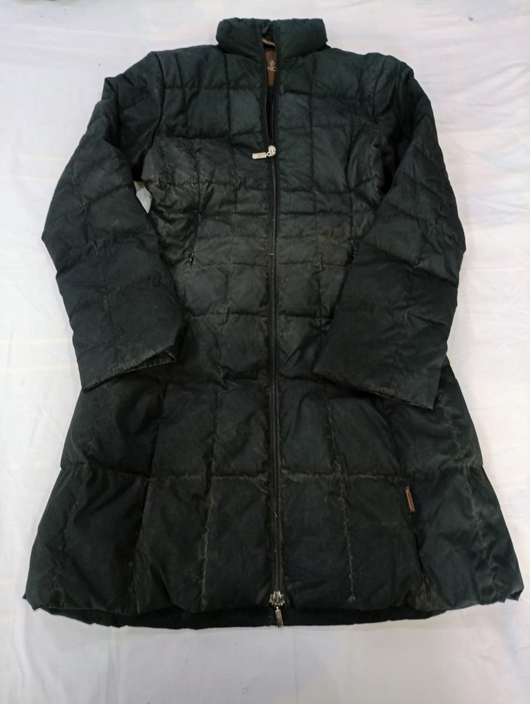 Vintage Mix Branded Puffer Jackets Bundle in mixed sizes and colours. Grade A/B/C.