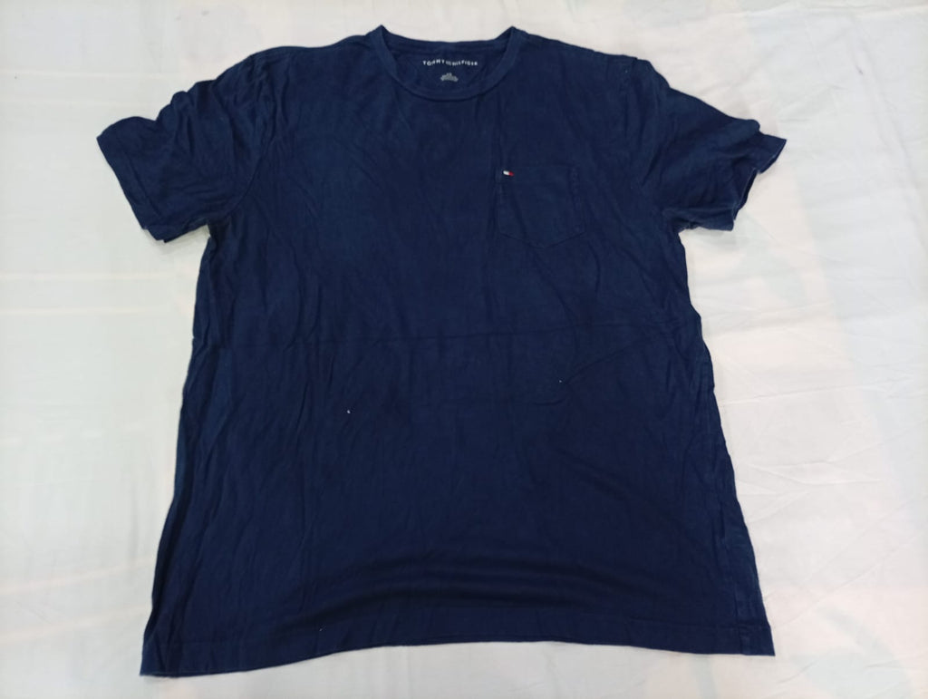 Vintage Tommy Hilfiger T-Shirts Bundle in mixed sizes and colours. Grade A/B/C.