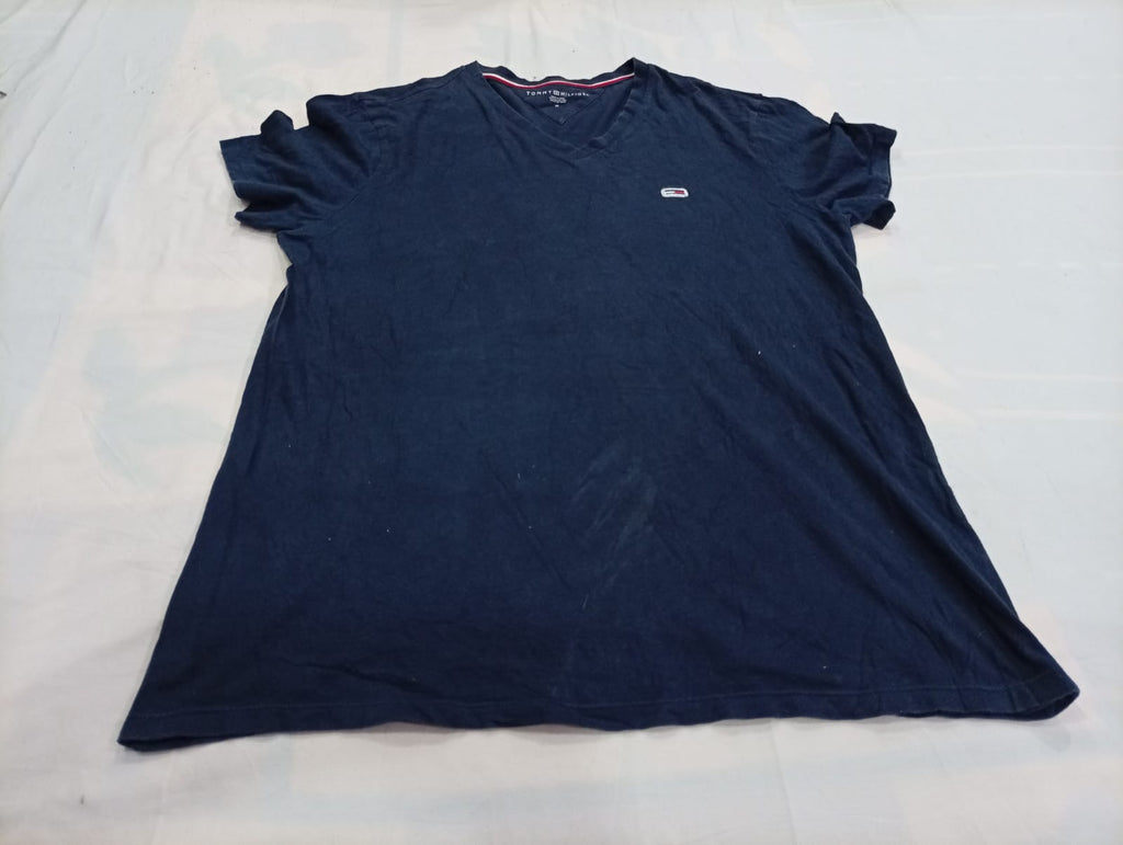 Vintage Tommy Hilfiger T-Shirts Bundle in mixed sizes and colours. Grade B/C.