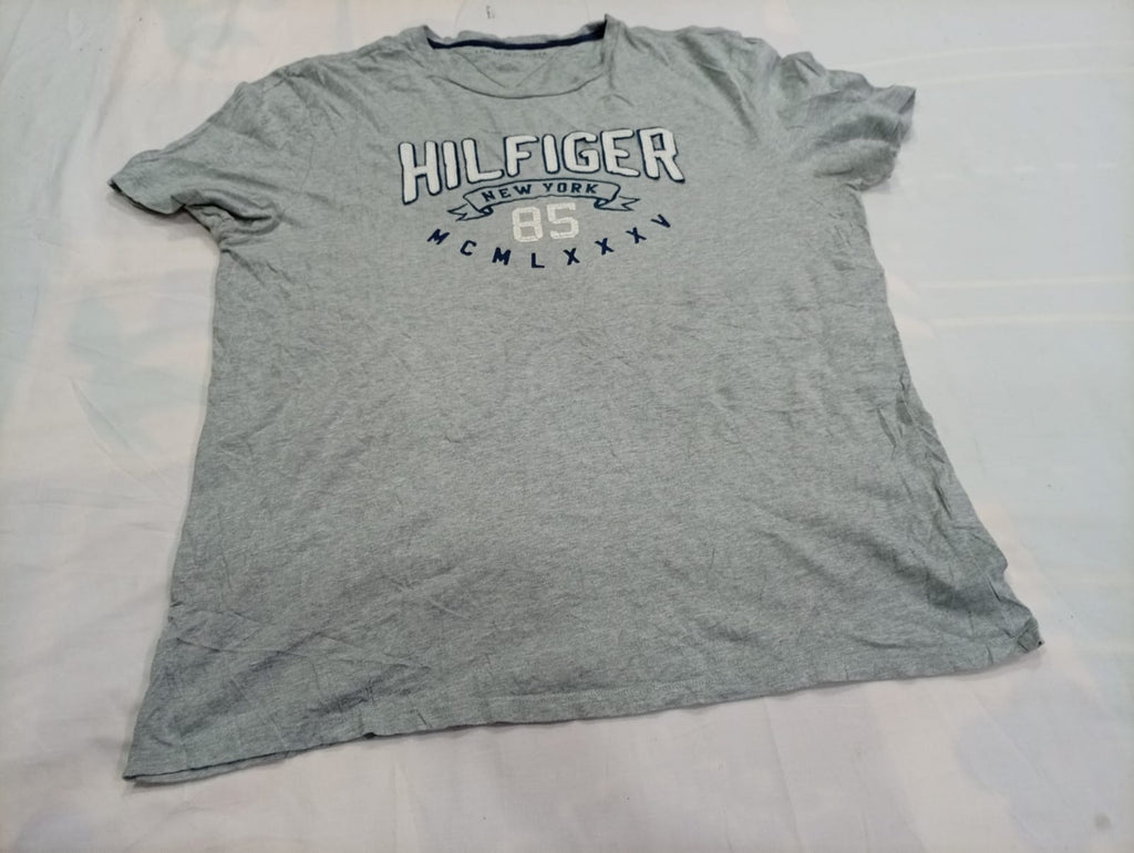 Vintage Tommy Hilfiger T-Shirts Bundle in mixed sizes and colours. Grade B/C.