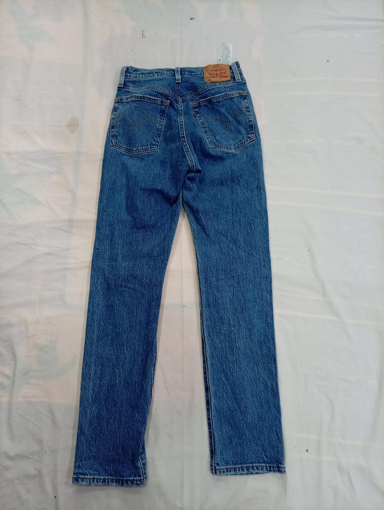Vintage Levi's Men Jeans Bundle in mixed sizes and colours. Grade A/B/C.
