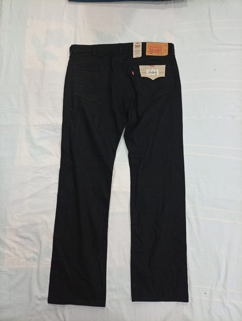Vintage Levi's Men Jeans Bundle in mixed sizes and colours. Grade A/B/C.