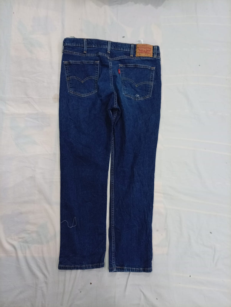Vintage Levi's Men Jeans Bundle in mixed sizes and colours. Grade A/B/C. 