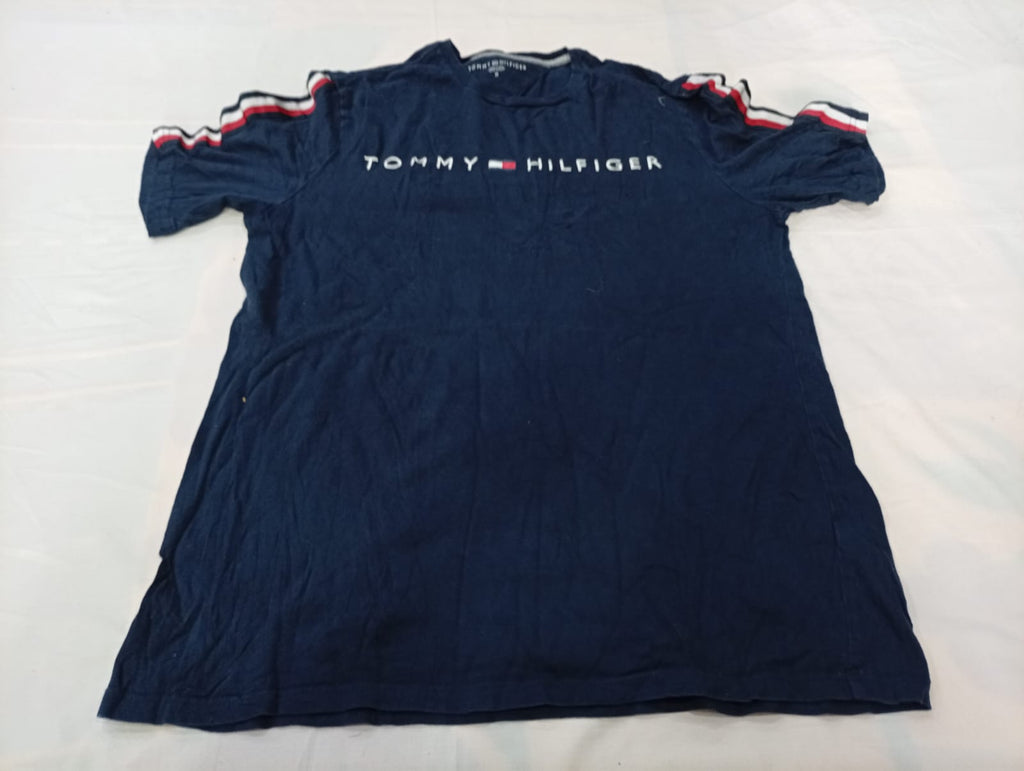 Vintage Tommy Hilfiger T-Shirts Bundle  in mixed sizes and colours, Grade B/C.