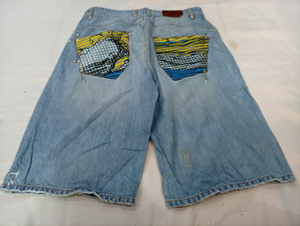 Vintage Designer Shorts Bundle  in mixed sizes and colours, Grade A/B/C.