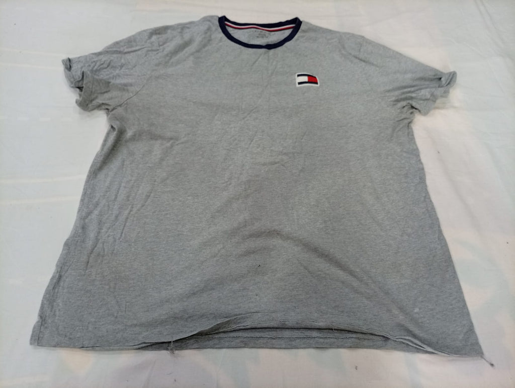 Vintage Tommy Hilfiger T-Shirts Bundle  in mixed sizes and colours, Grade B/C.