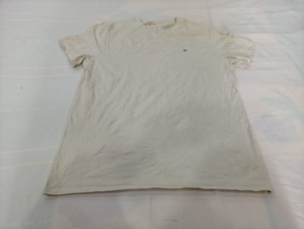 Vintage Tommy Hilfiger T-Shirts Bundle  in mixed sizes and colours, Grade A/B/C.