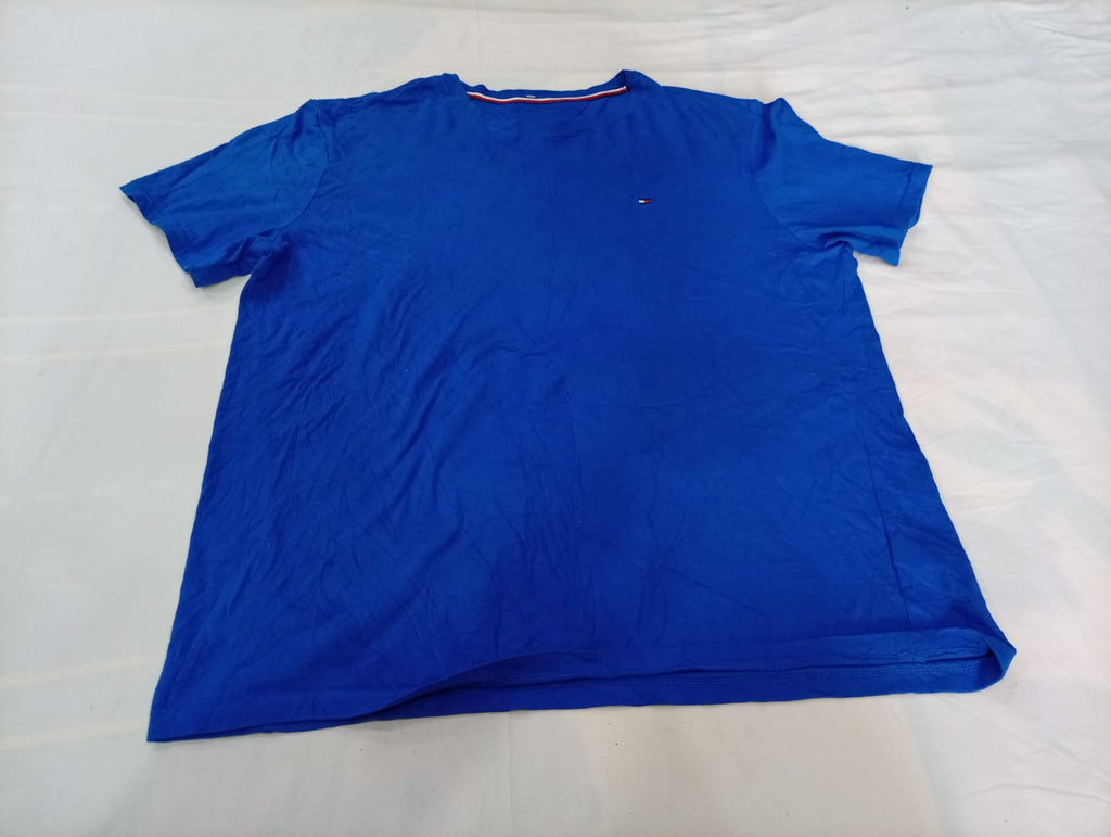 Vintage Tommy Hilfiger T-Shirts Bundle  in mixed sizes and colours, Grade A/B/C.